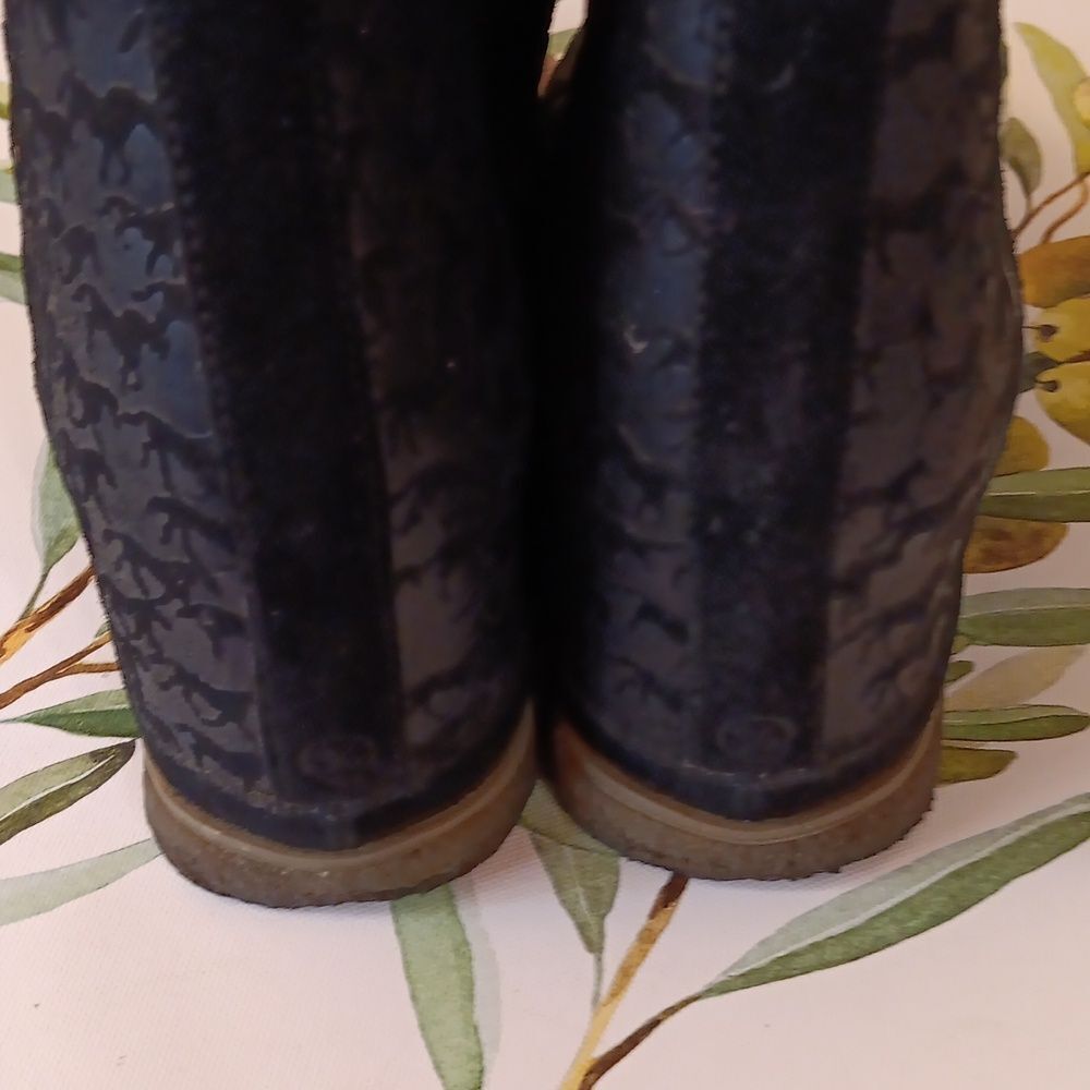80 % 20  Anthropologie Hidden Wedge Embossed Booties - Picture 7 of 13